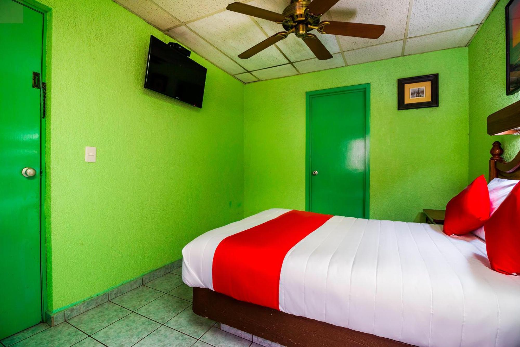 Hotel Canada, Guadalajara Extérieur photo
